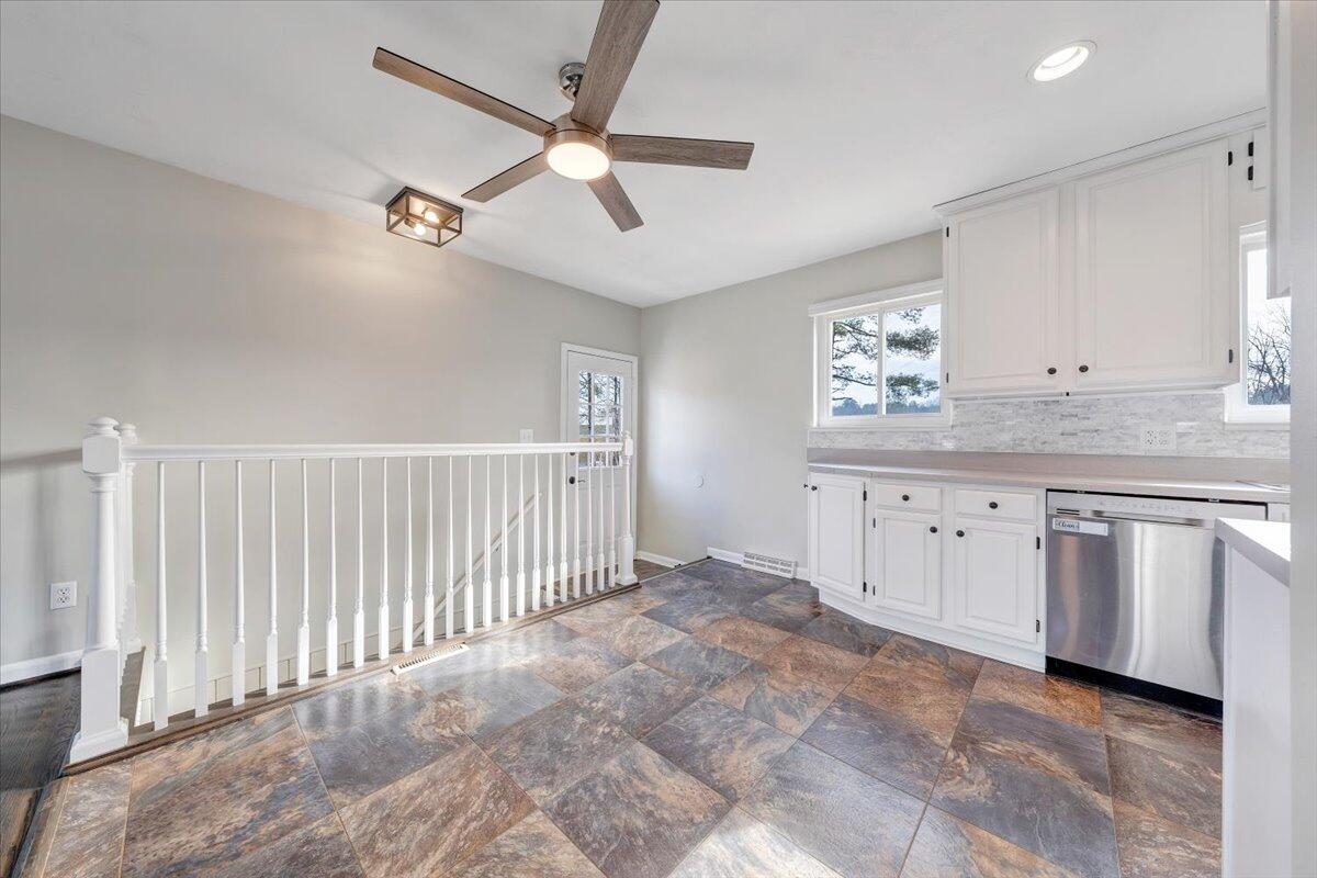 3804 Meadowlark RD