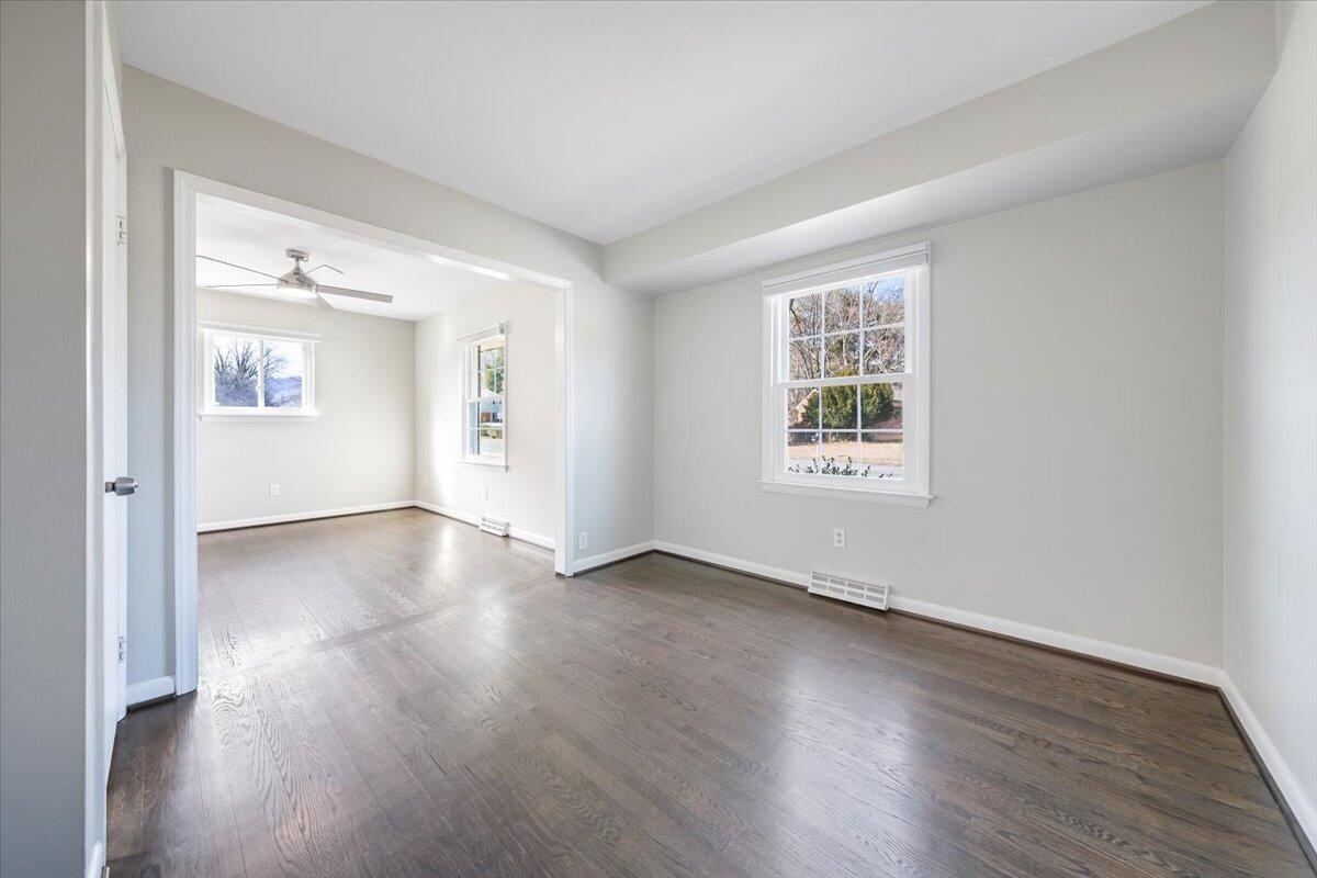3804 Meadowlark RD