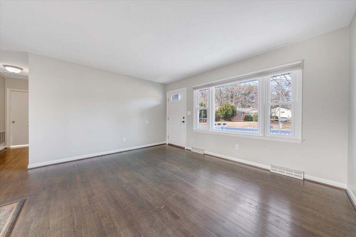 3804 Meadowlark RD