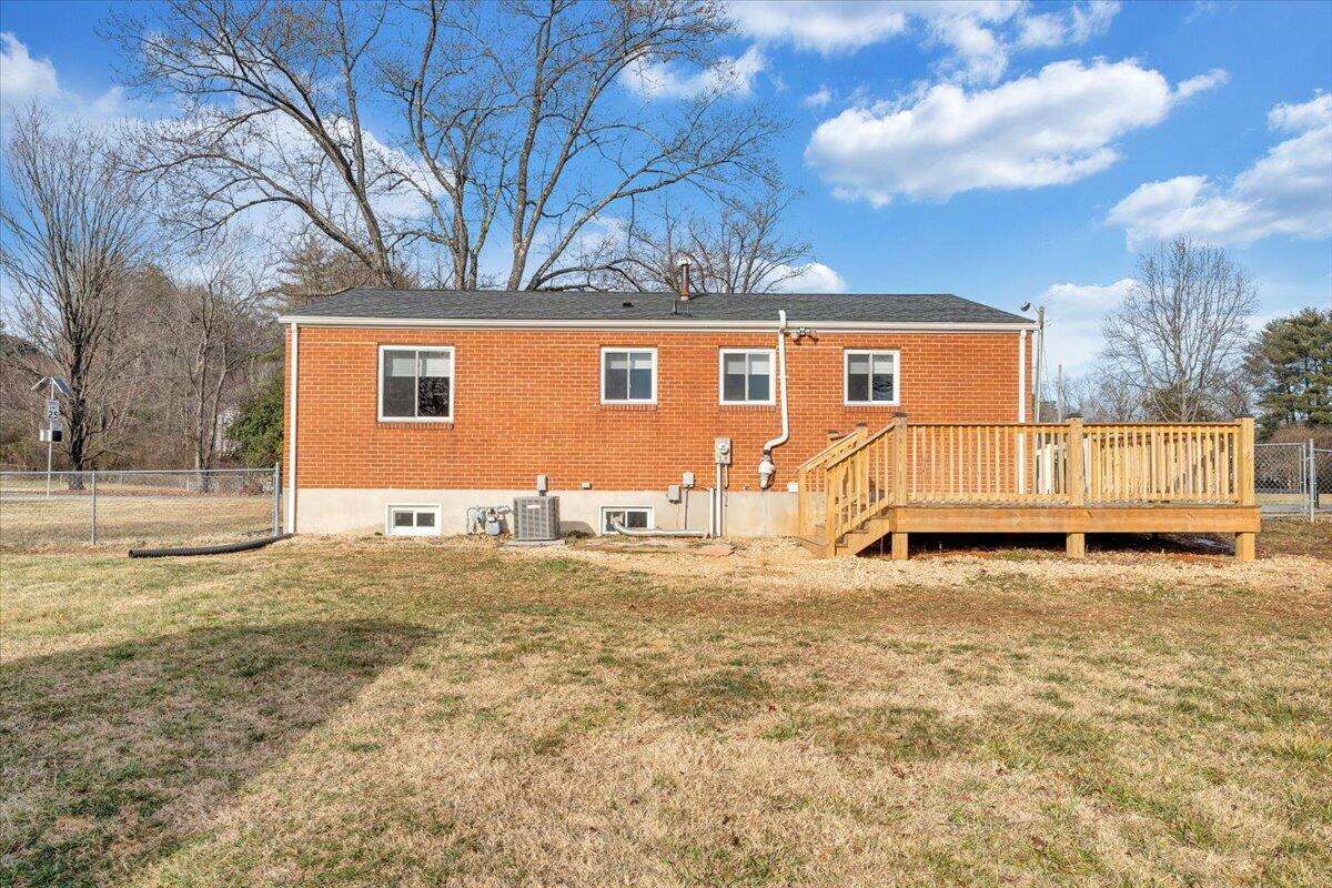3804 Meadowlark RD