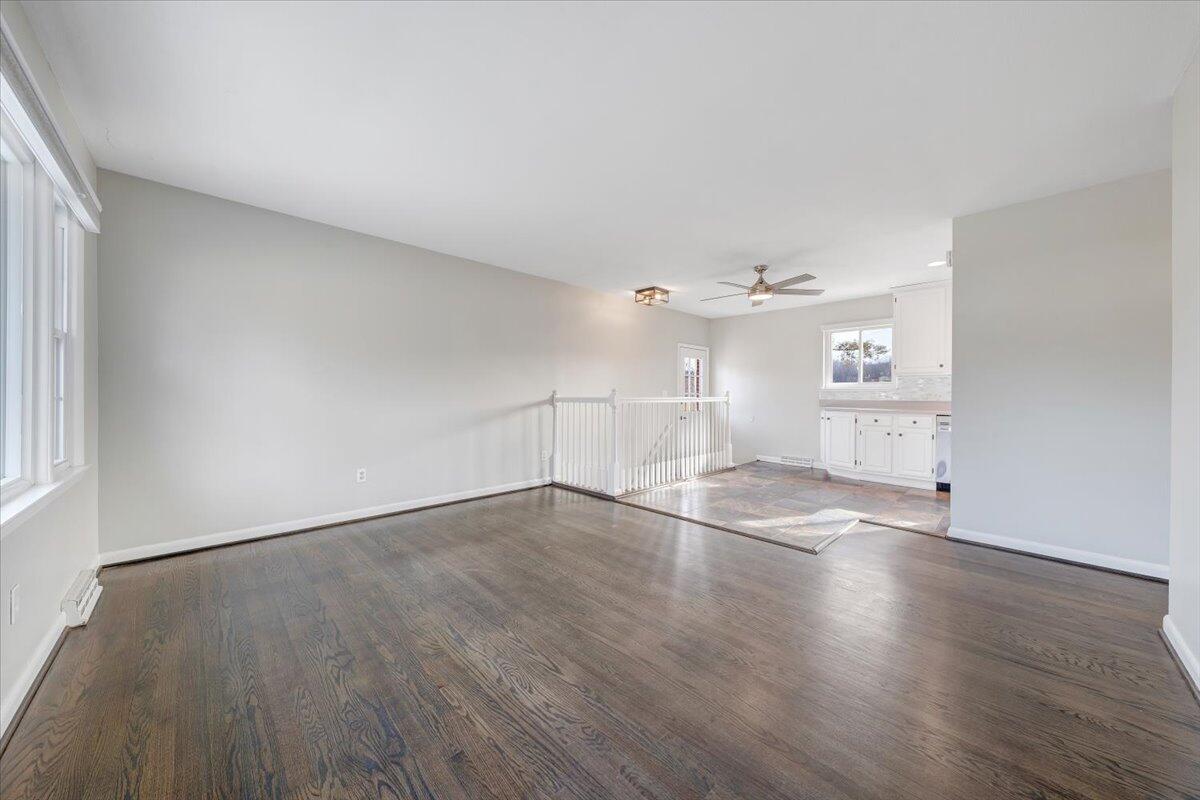 3804 Meadowlark RD