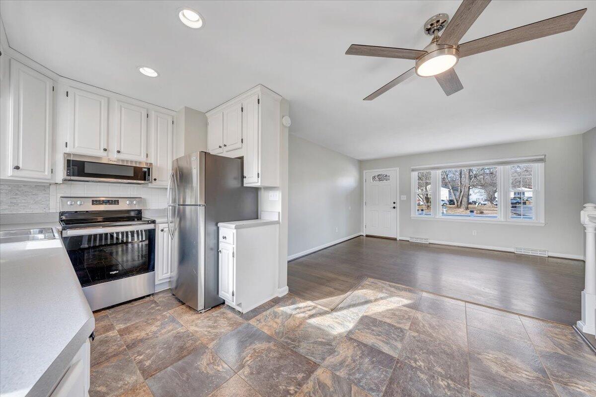 3804 Meadowlark RD