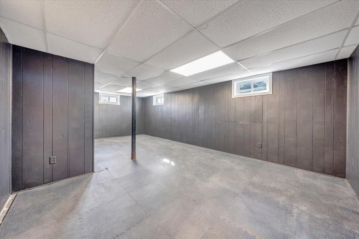 3804 Meadowlark RD