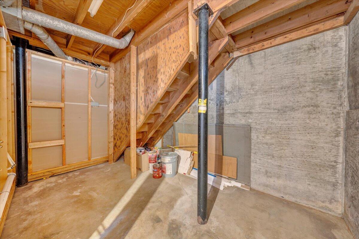 3804 Meadowlark RD