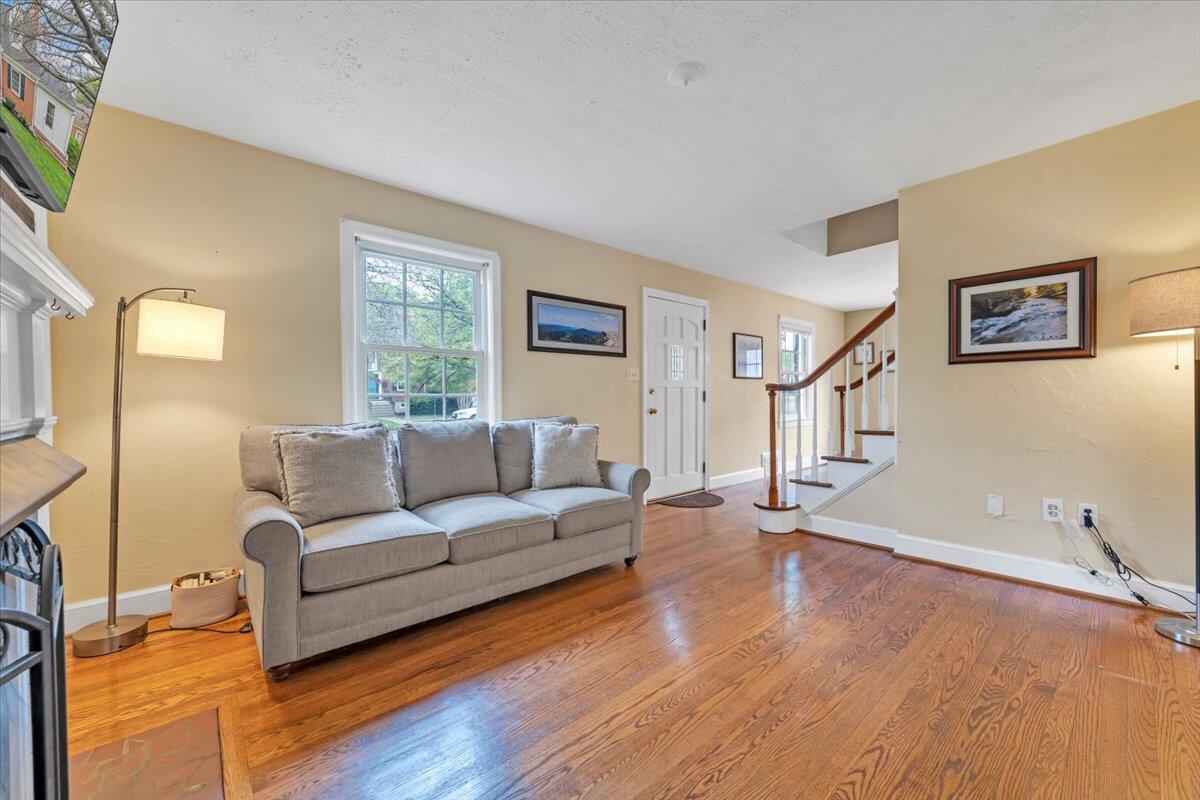 2316 Fairway DR SW