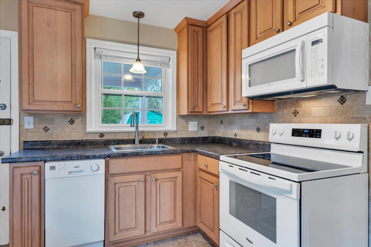 2316 Fairway DR SW