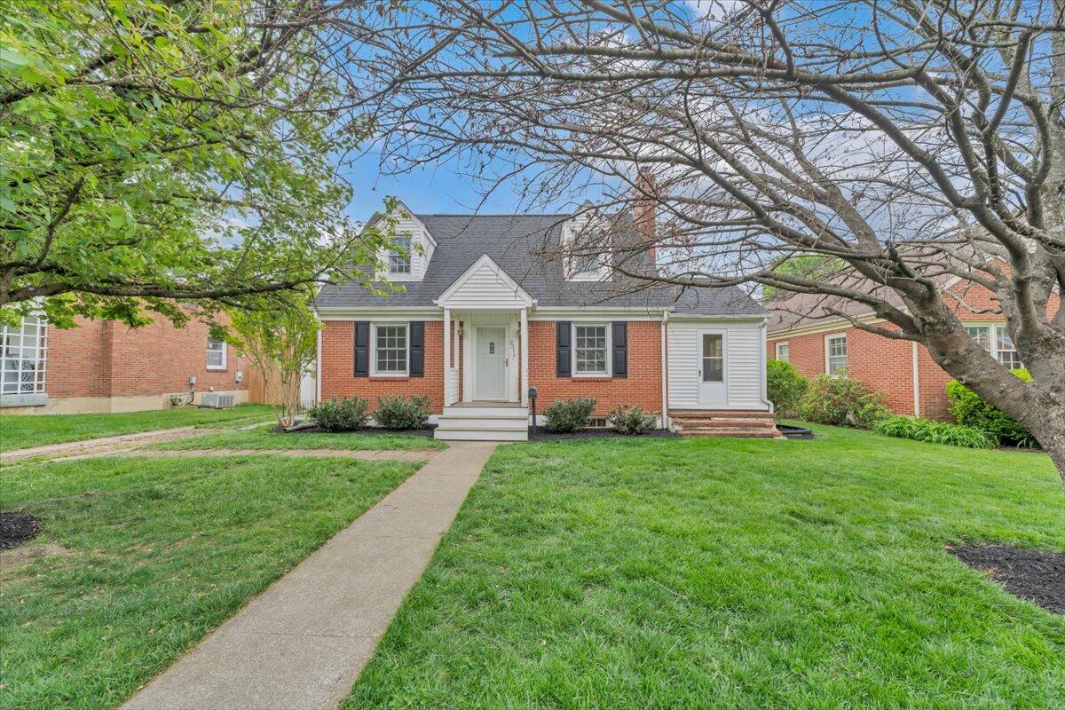 2316 Fairway DR SW