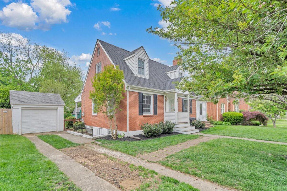2316 Fairway DR SW