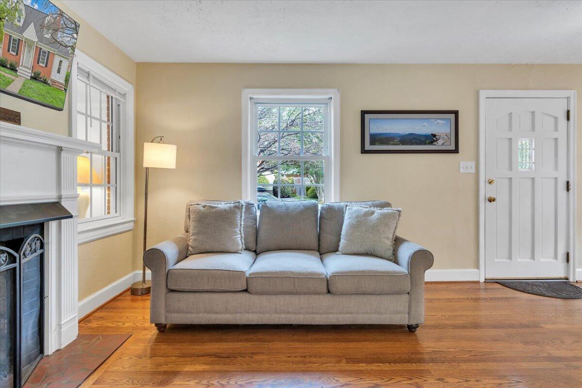 2316 Fairway DR SW