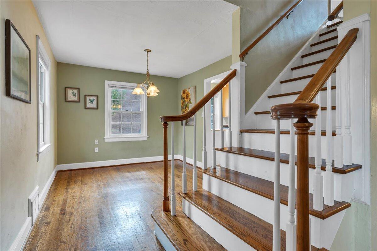 2316 Fairway DR SW