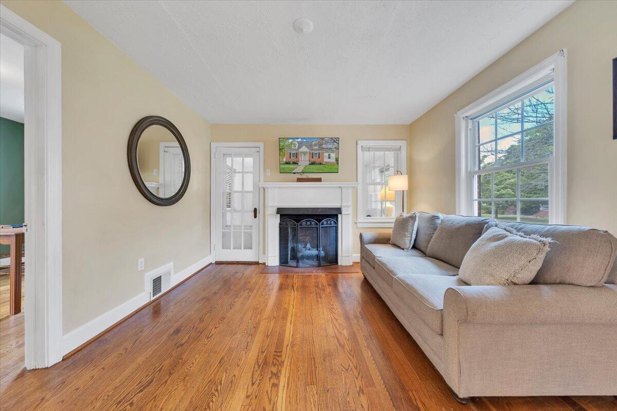 2316 Fairway DR SW