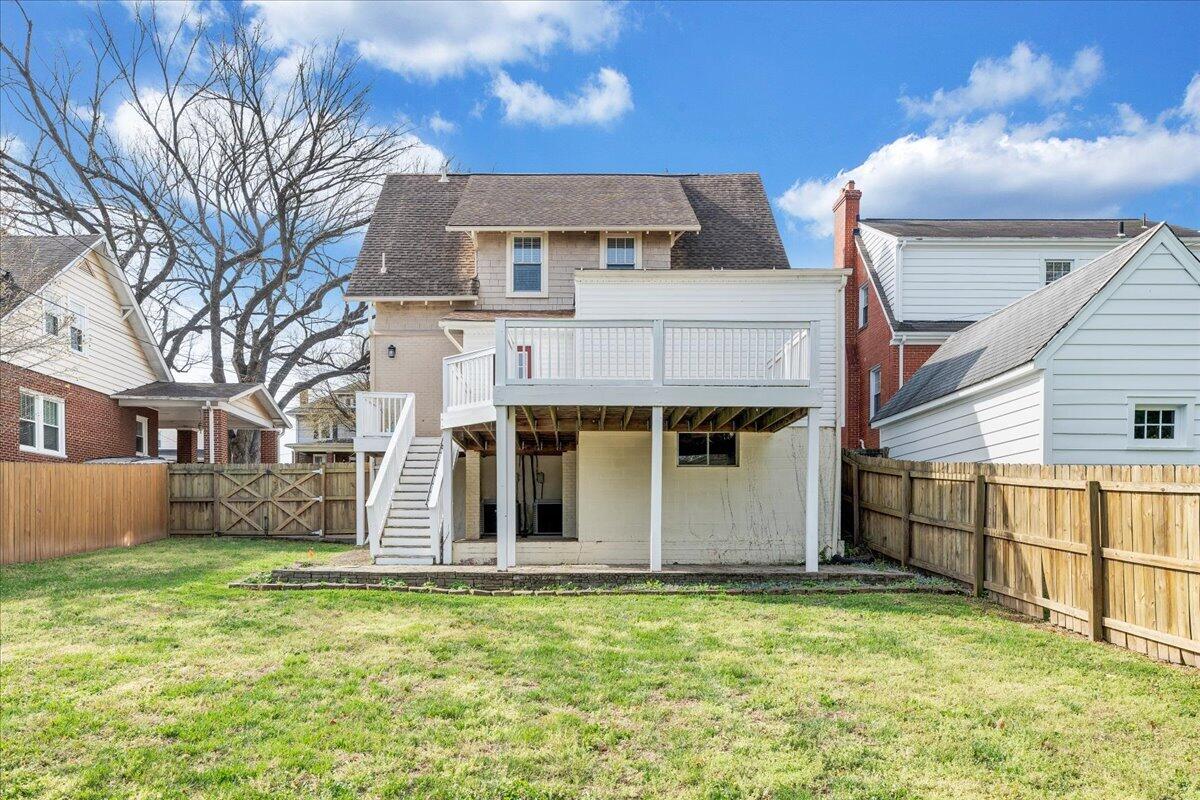 1819 Maiden LN SW