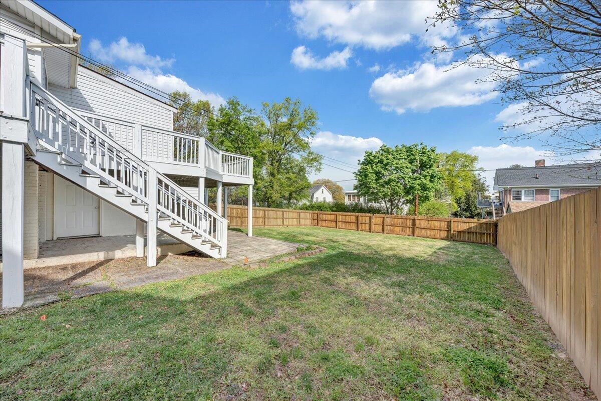 1819 Maiden LN SW