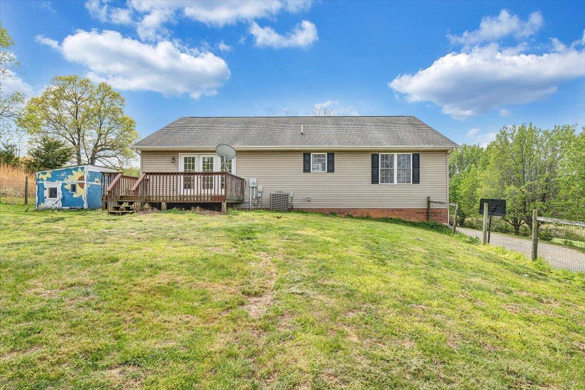 686 Pinehaven RD
