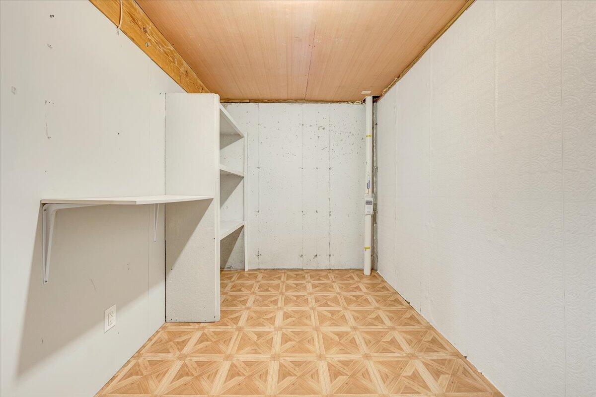 686 Pinehaven RD