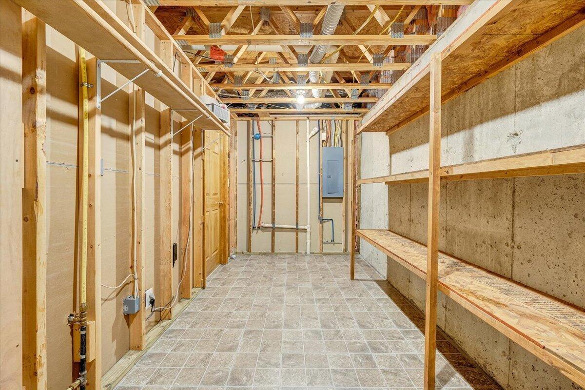 686 Pinehaven RD