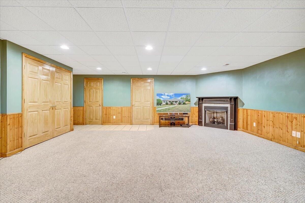 686 Pinehaven RD