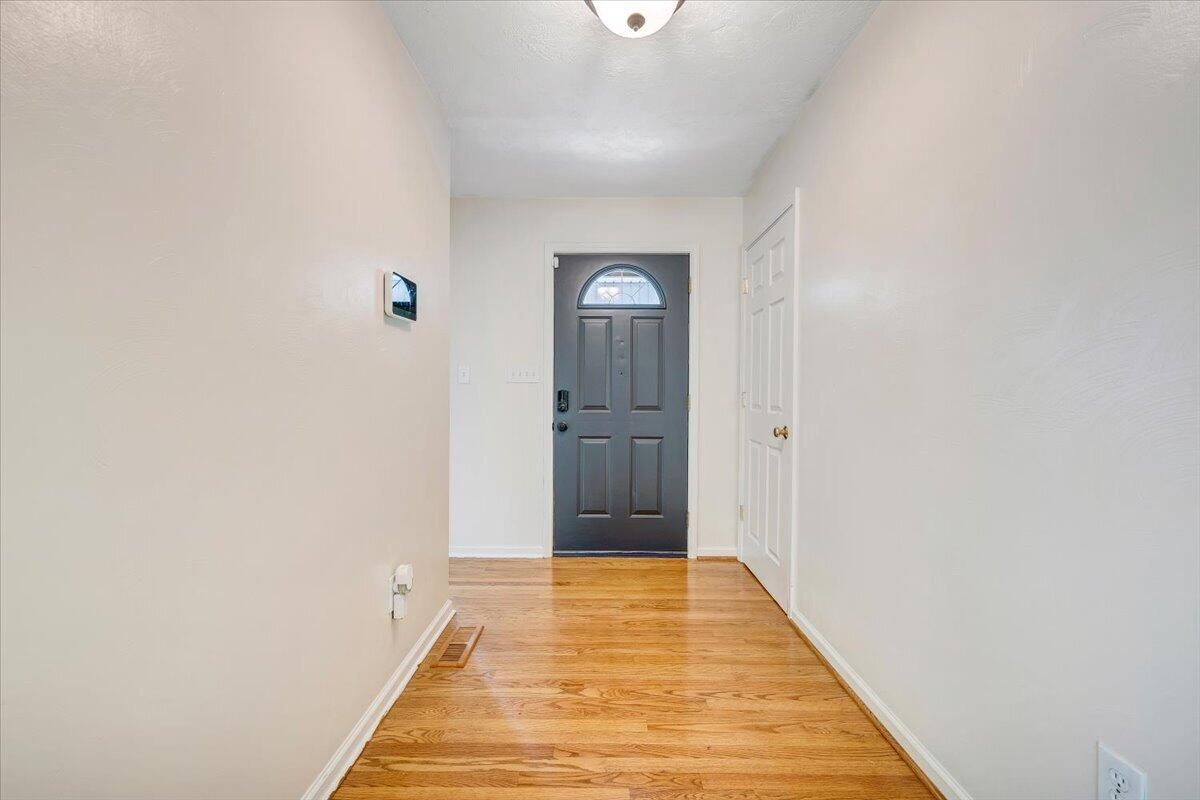 686 Pinehaven RD