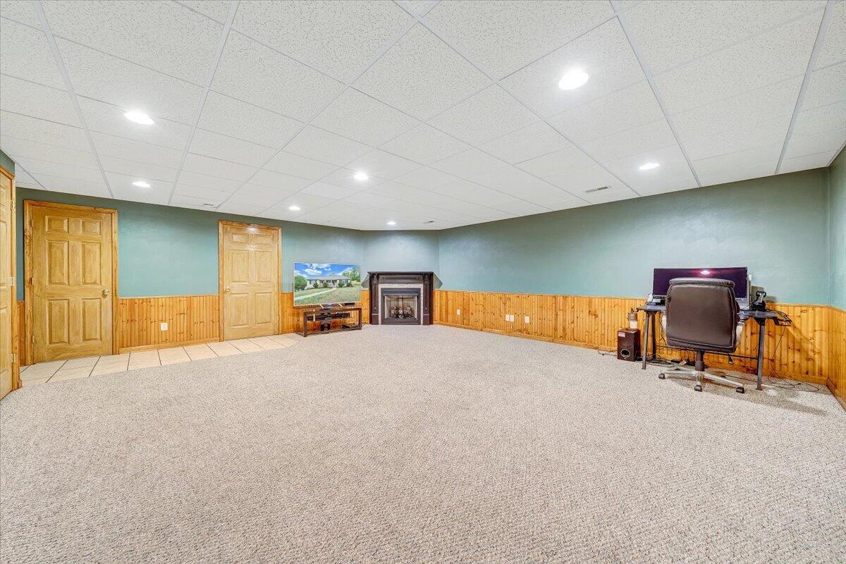 686 Pinehaven RD