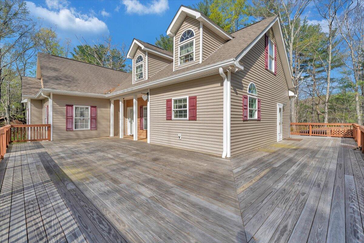 363 Ezra DR
