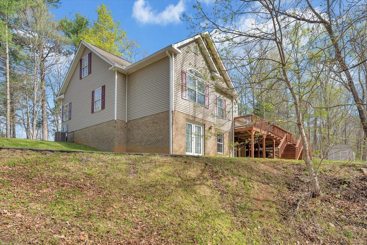 363 Ezra DR