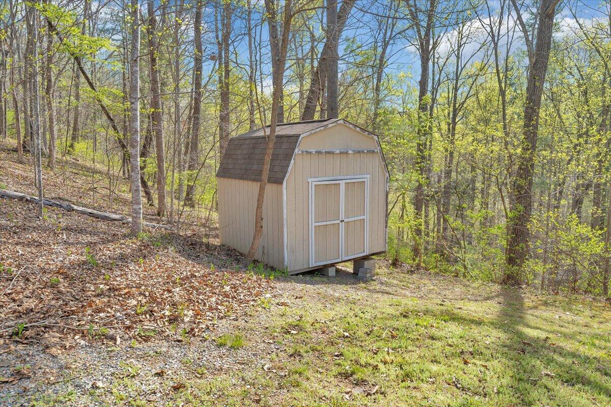 363 Ezra DR