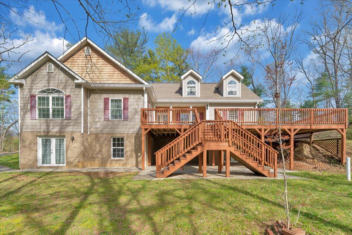 363 Ezra DR