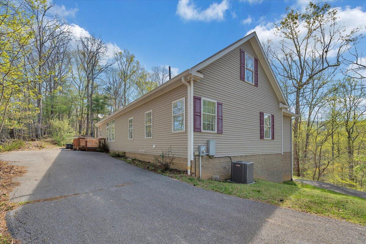 363 Ezra DR
