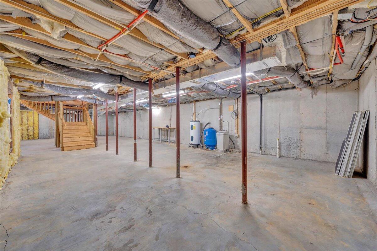363 Ezra DR