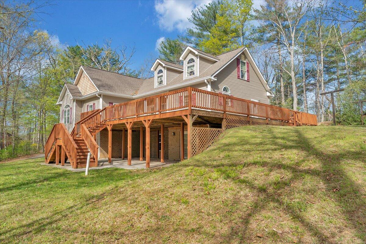 363 Ezra DR
