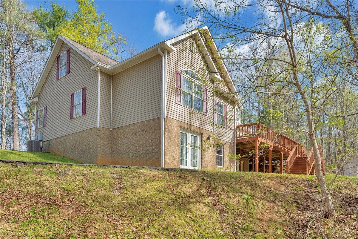 363 Ezra DR