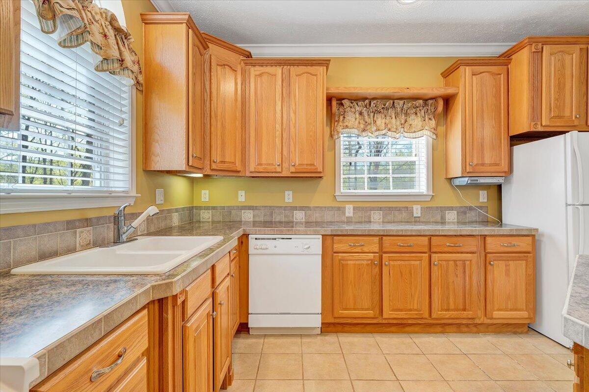 363 Ezra DR