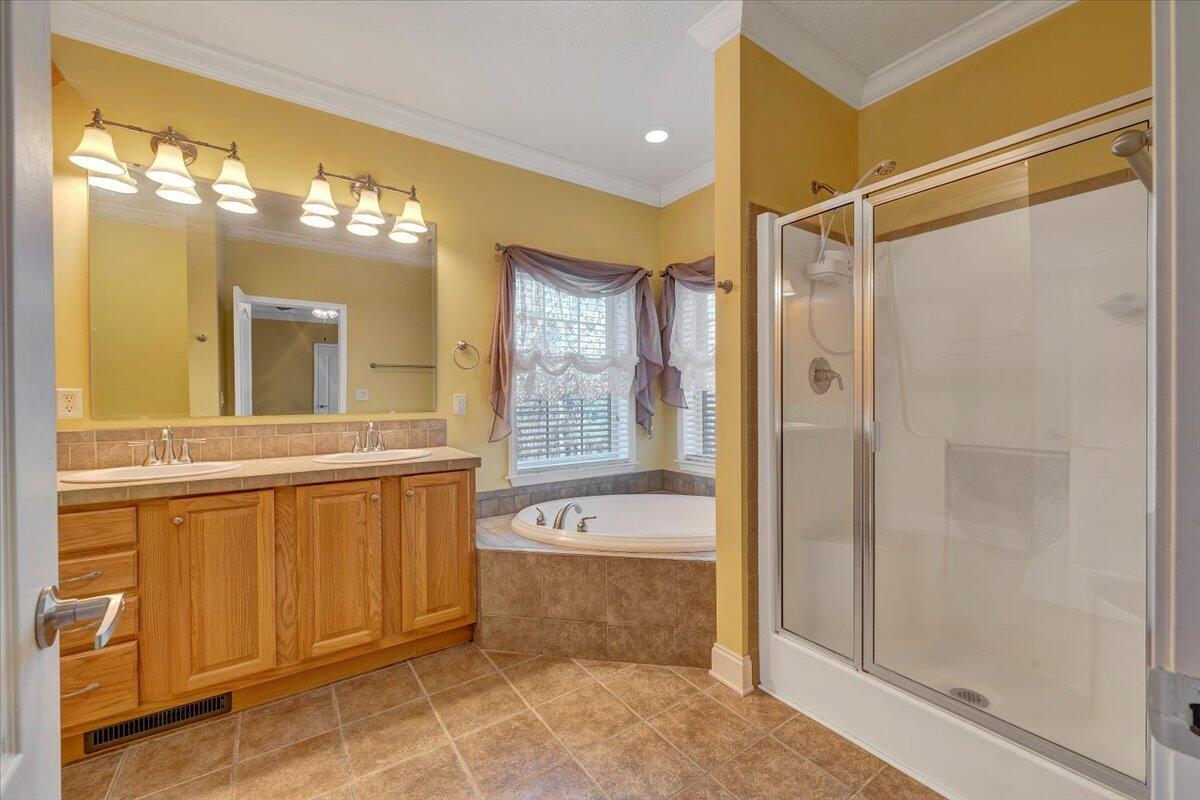 363 Ezra DR