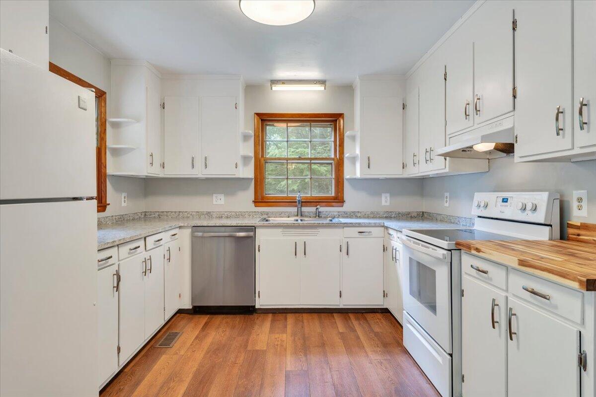 811 Arcadia RD