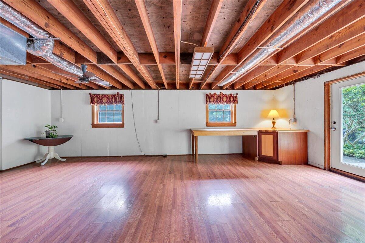 811 Arcadia RD
