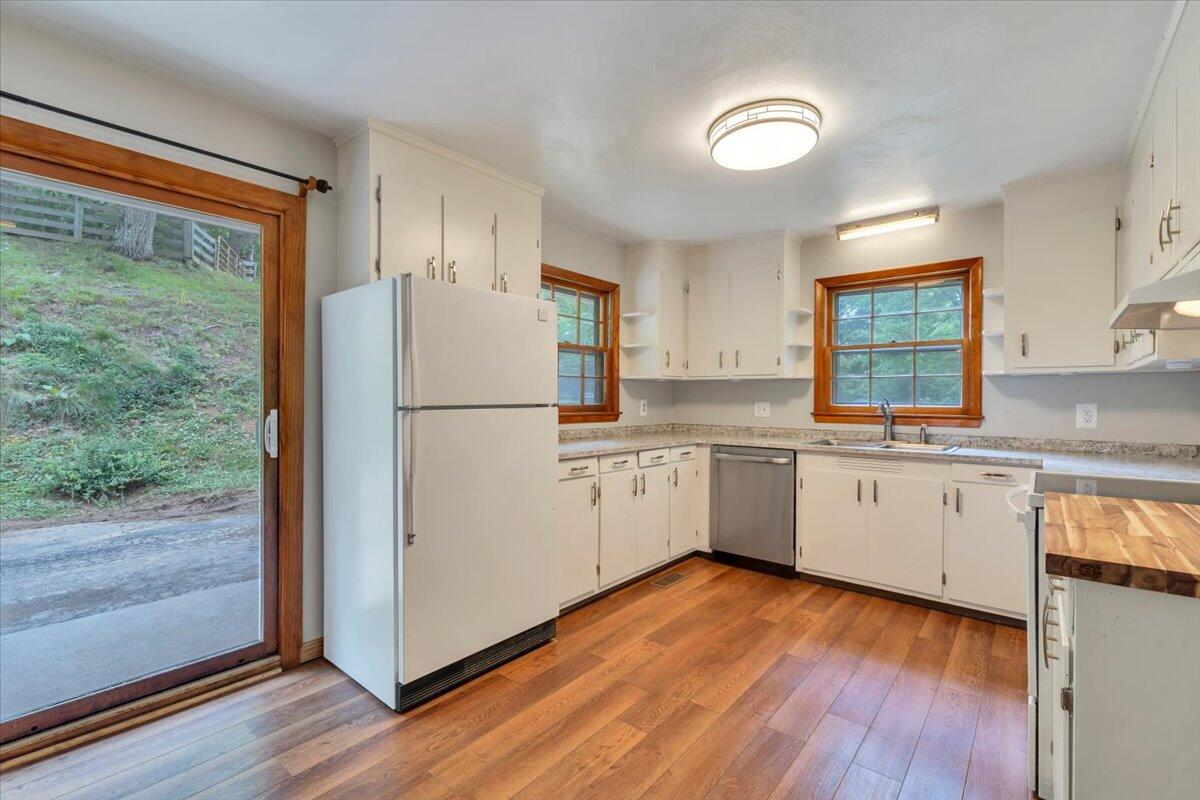 811 Arcadia RD