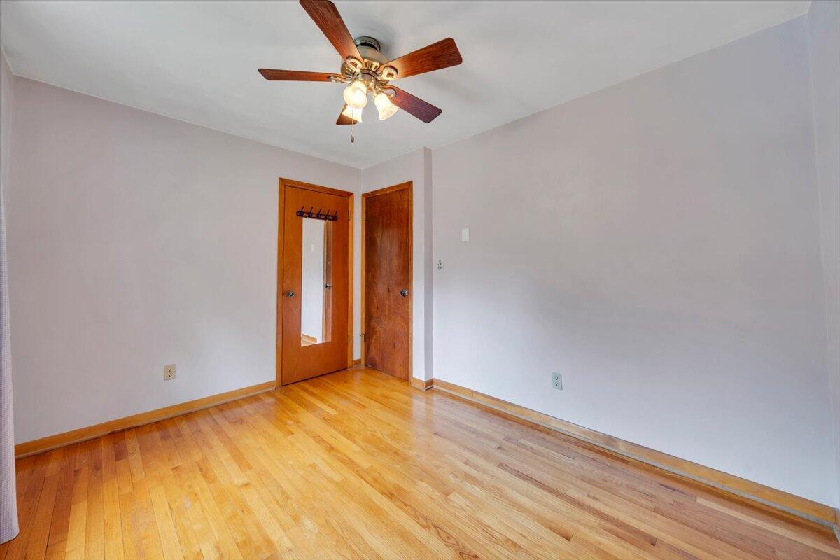811 Arcadia RD