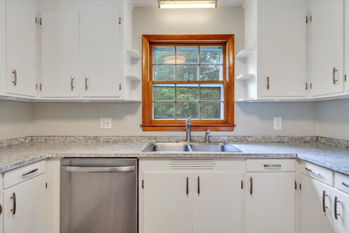 811 Arcadia RD