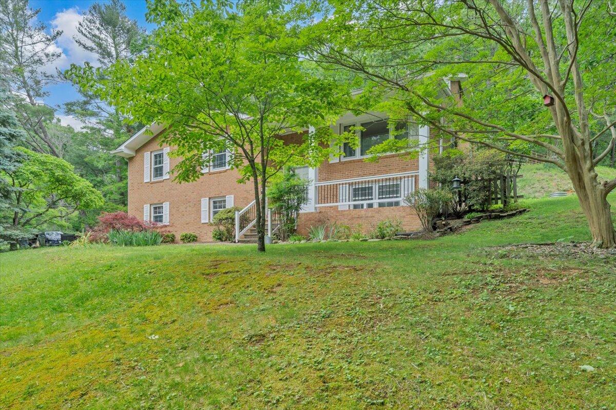 811 Arcadia RD