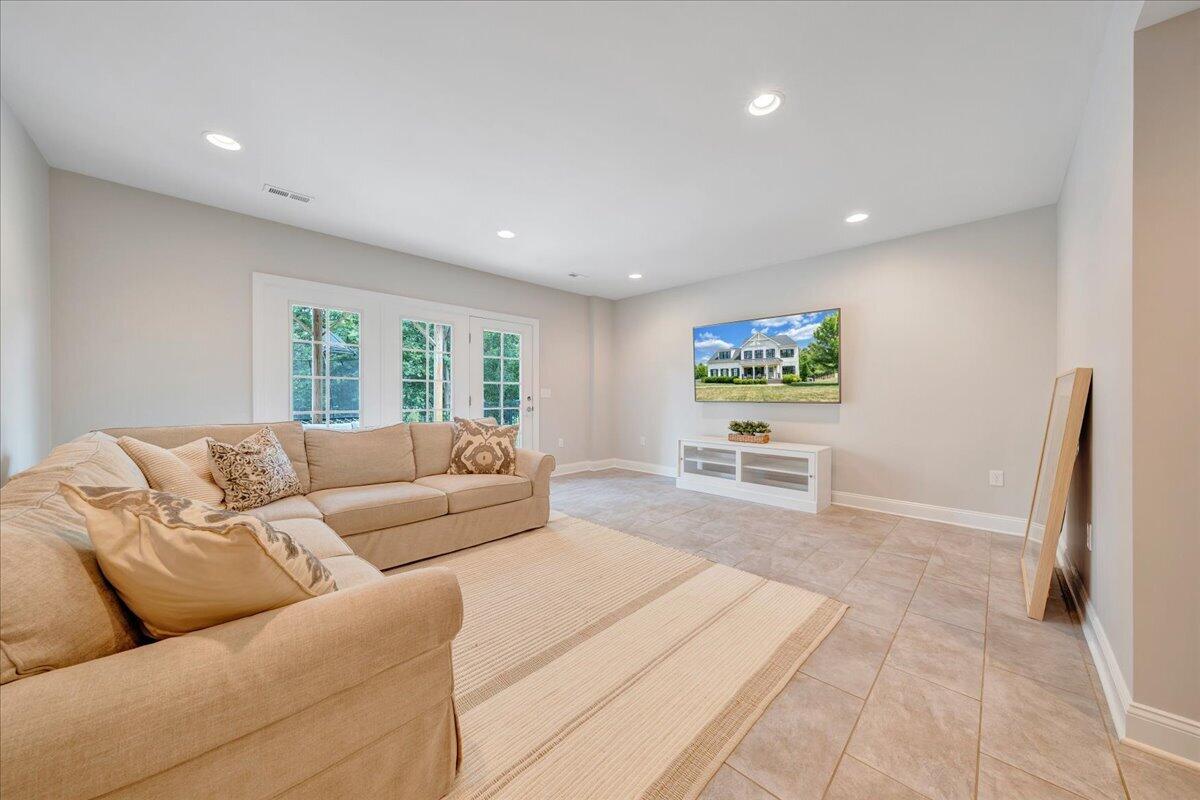 6895 Fairway Ridge RD