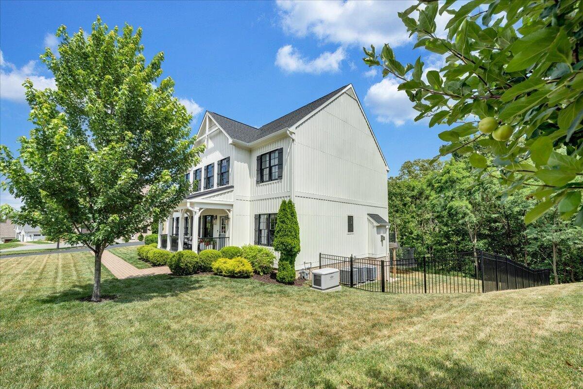 6895 Fairway Ridge RD
