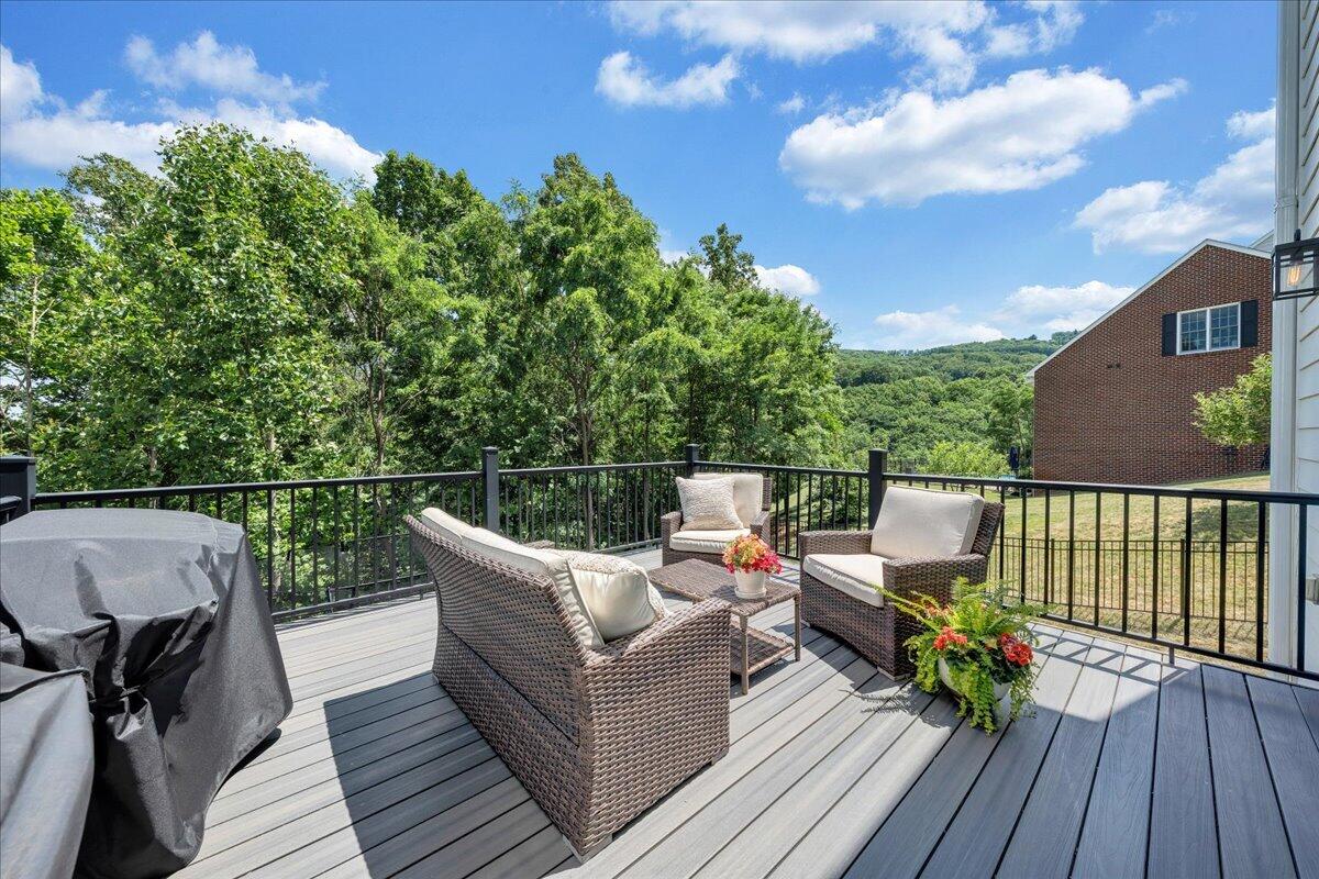 6895 Fairway Ridge RD