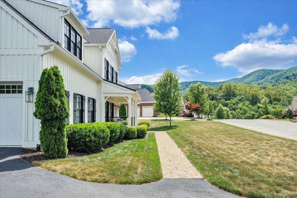 6895 Fairway Ridge RD
