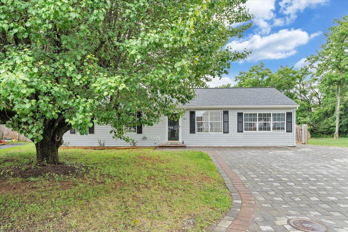 813 Orlando CT