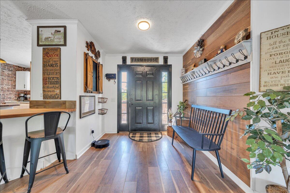 833 Gravel Hill RD