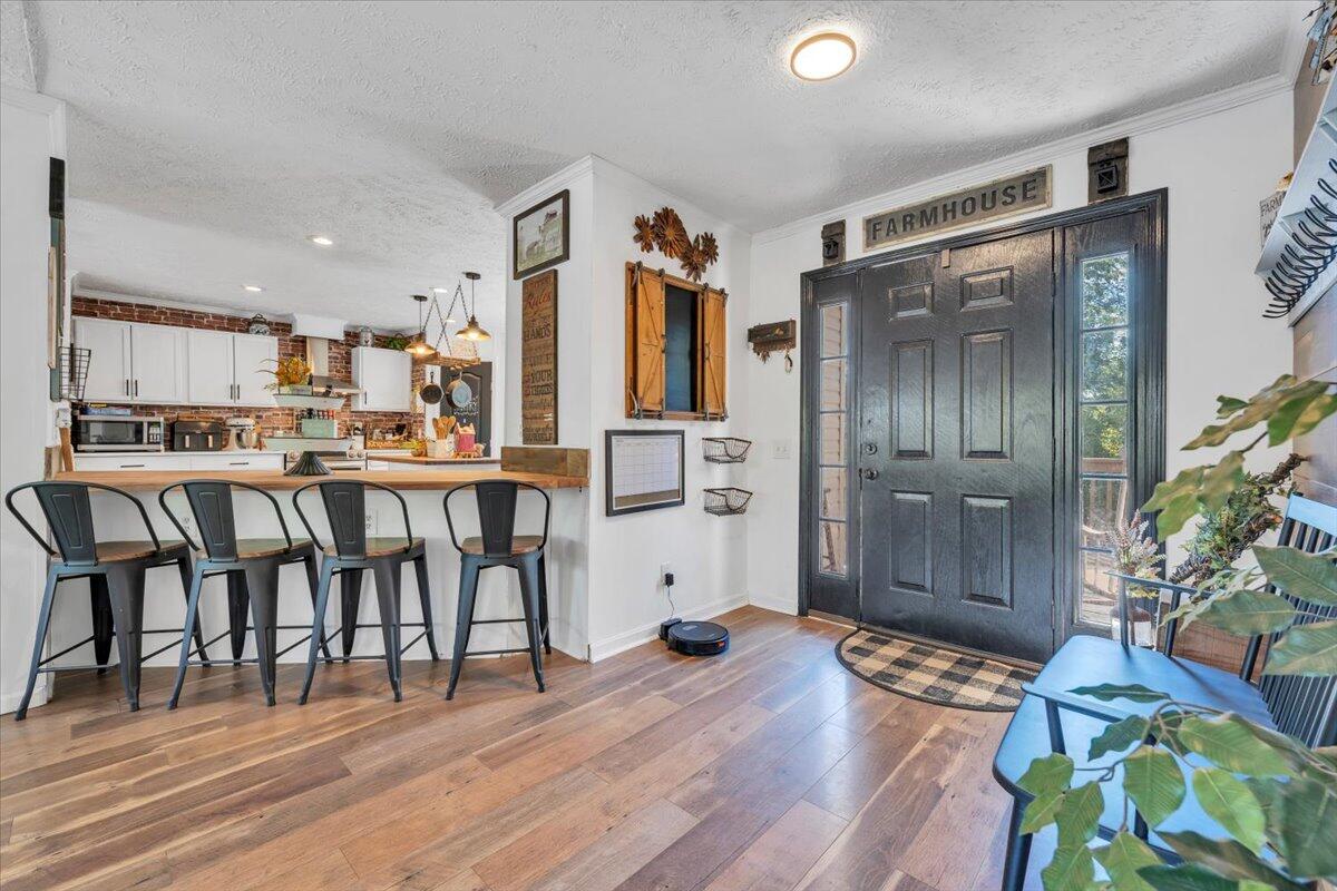 833 Gravel Hill RD
