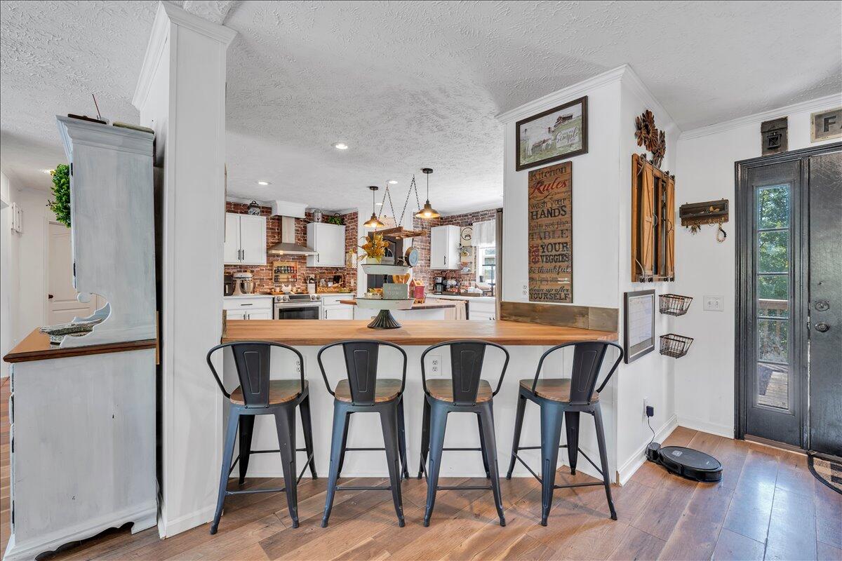 833 Gravel Hill RD