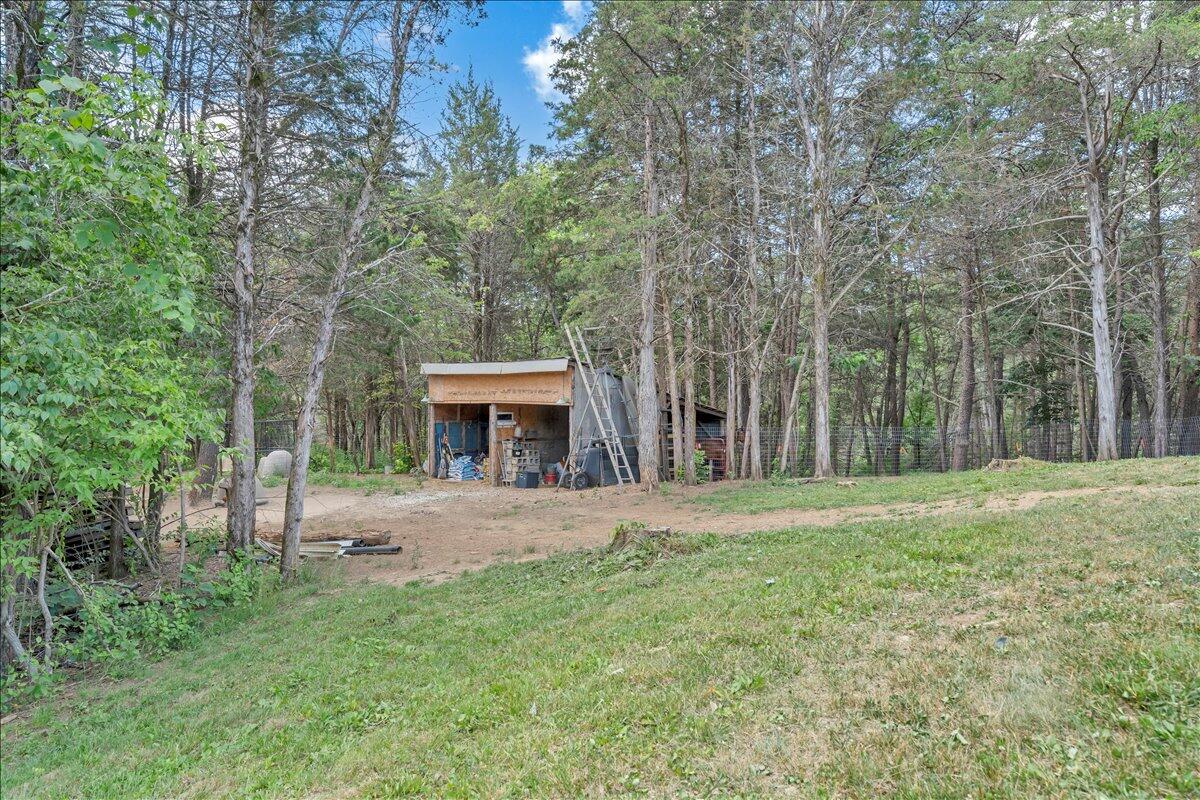833 Gravel Hill RD