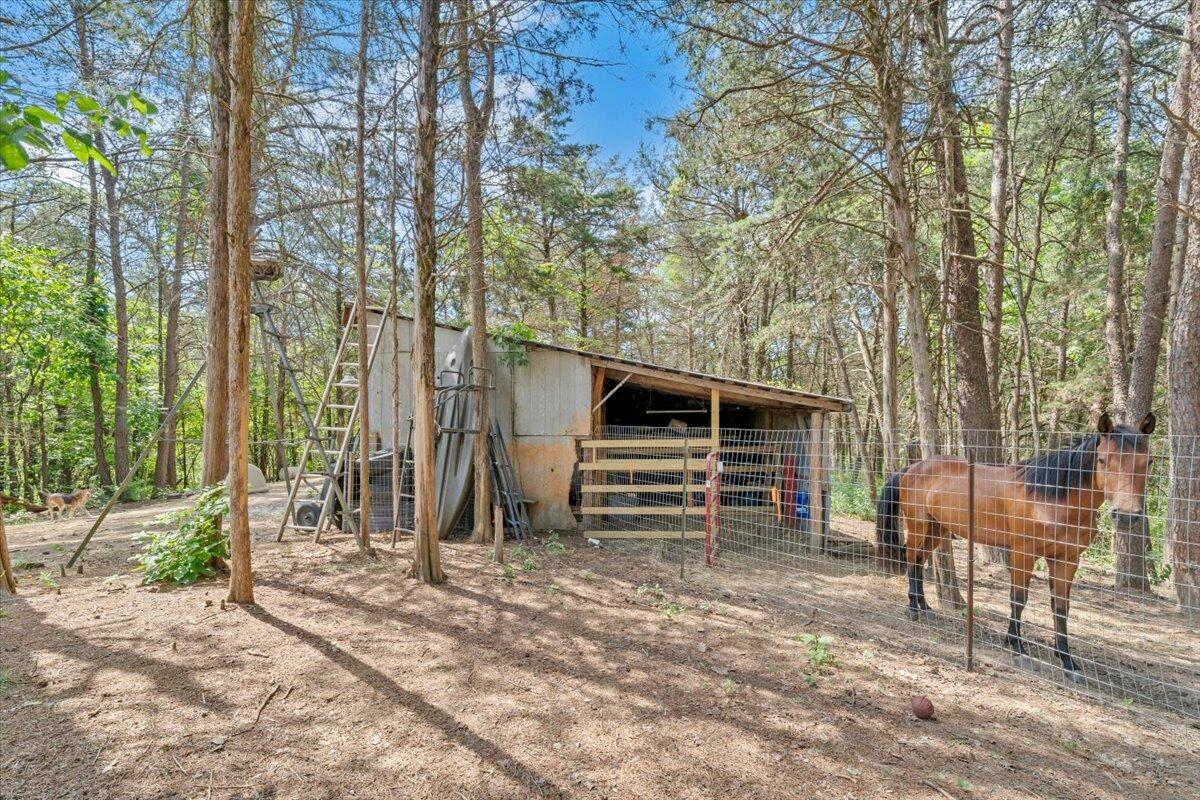 833 Gravel Hill RD