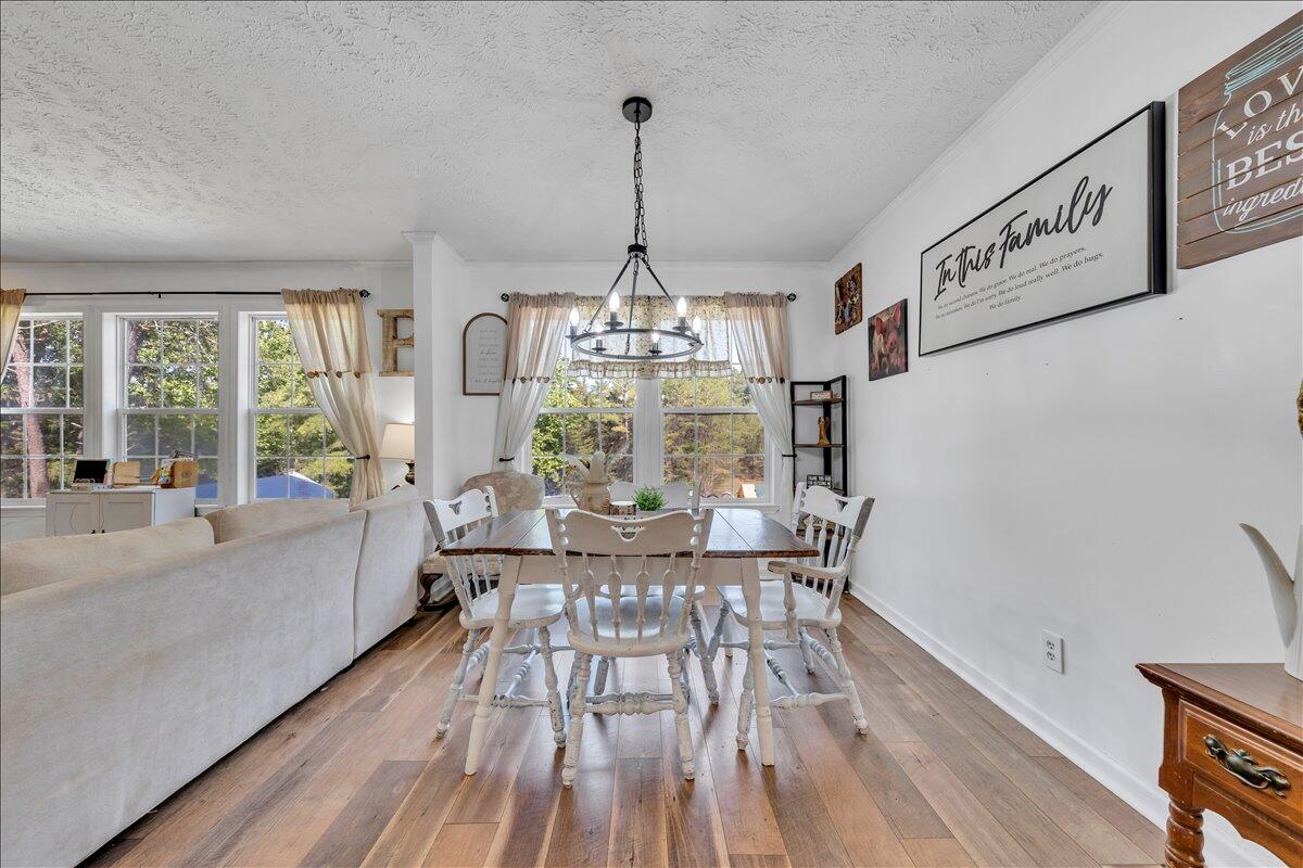 833 Gravel Hill RD